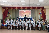 24 мая в МБОУ "Сещинская СОШ им. К.Я. Поварова" состоялась торжественная линейка, посвященная последнему звонку.