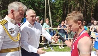 30 июля на озере нашего поселка Дубровка состоялся водно-спортивный праздник, посвященный Дню ВМФ.